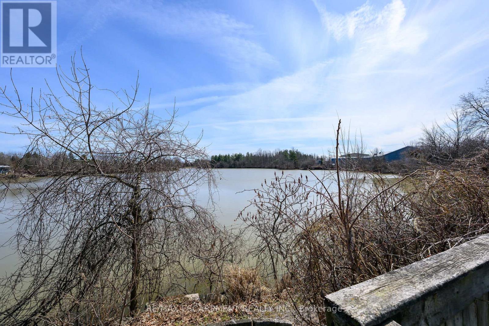 18 1439 Niagara Stone Road