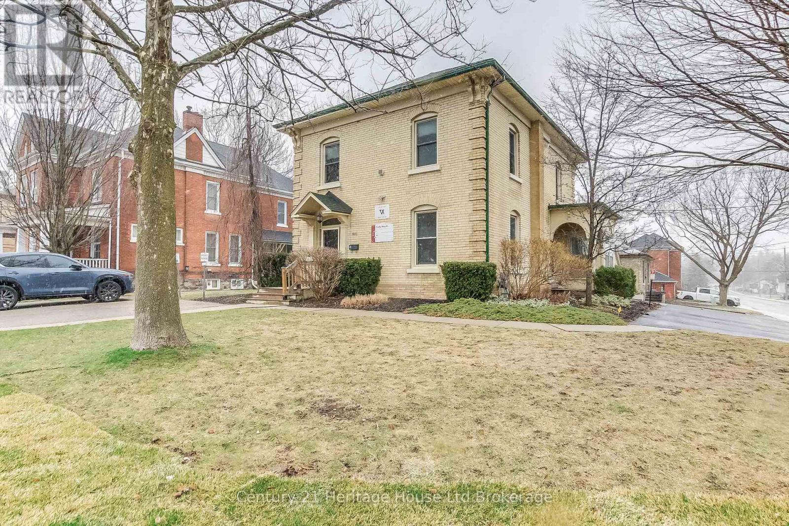 607 Princess Street