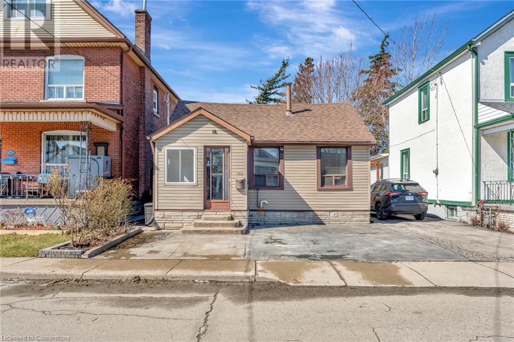 159 Grosvenor Avenue N