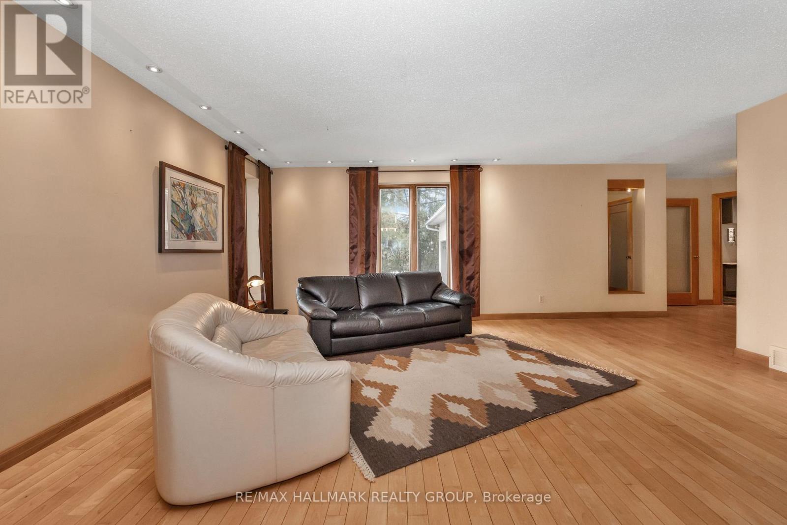 42 Twilight Davidson Crescent