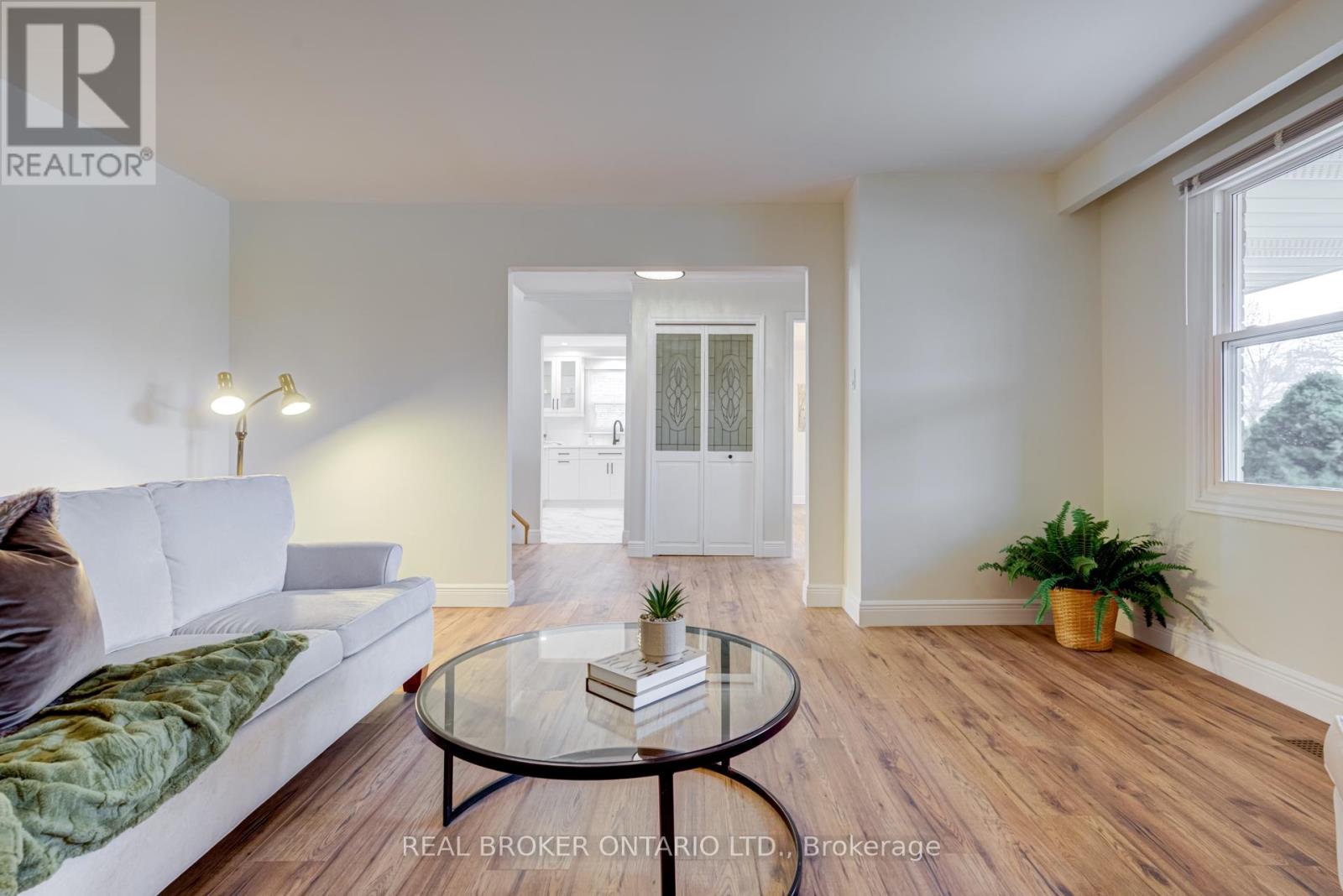 1252 Lakeview Drive