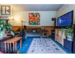 1020 Finch Drive, Image 3