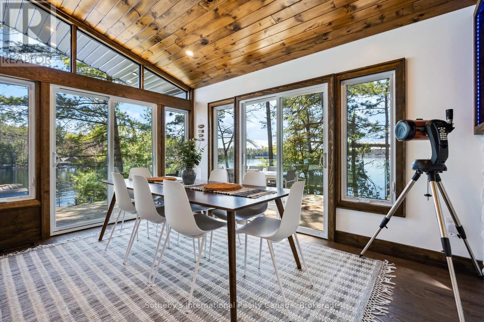 29 Beachgrove Island 33 Lm