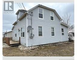 Bath (# pieces 1-6) - 374 Georges Est, Tracadie, NB E1X1B3 Photo 2