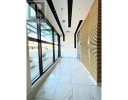 236 W Broadway, Image 3