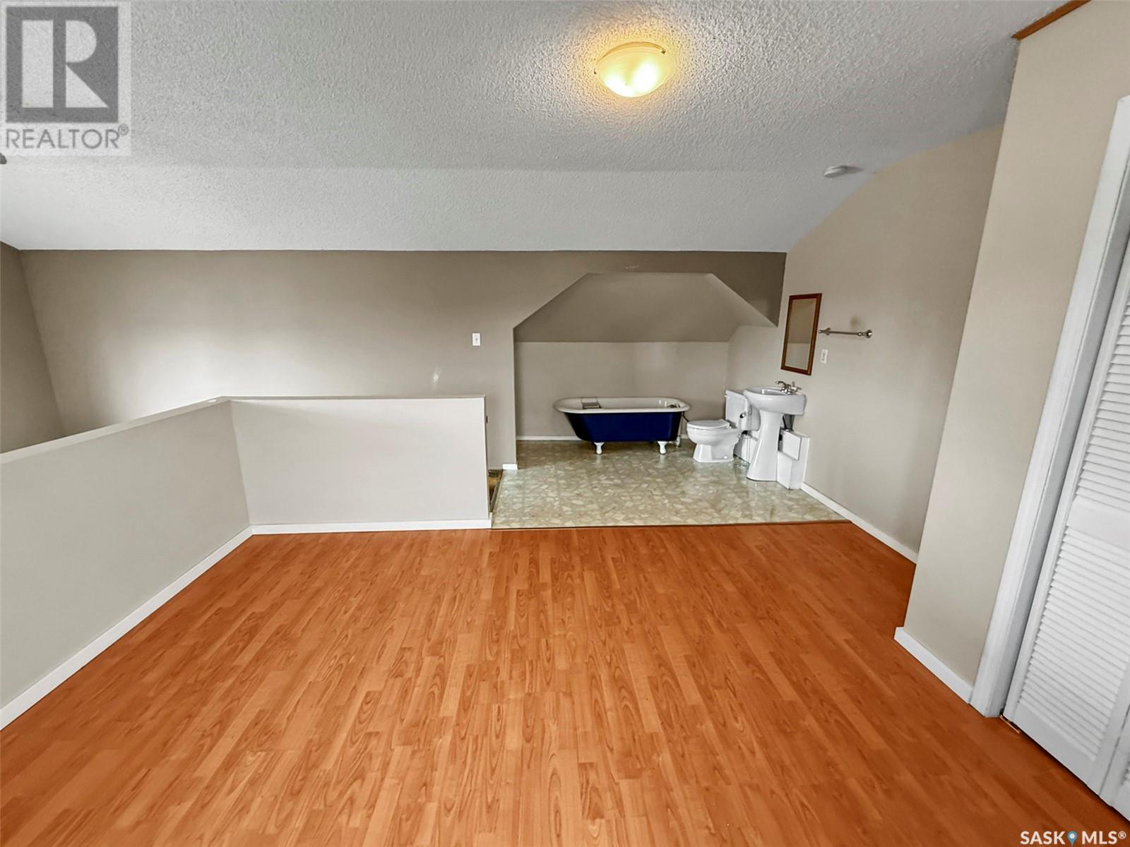 121 6th Avenue Ne