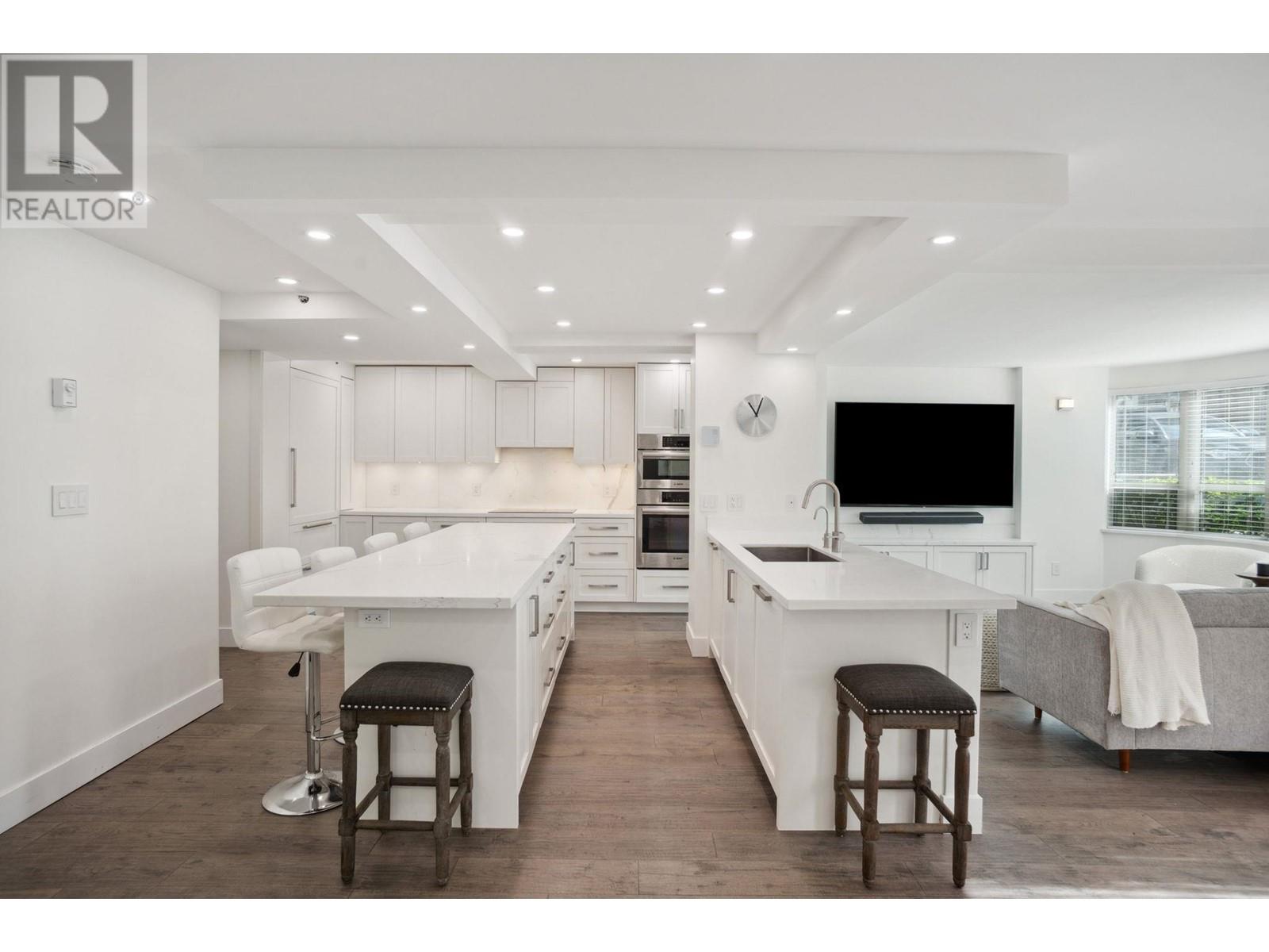 T 14 1501 Howe Street