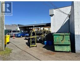 6092 Kingsway, Image 2