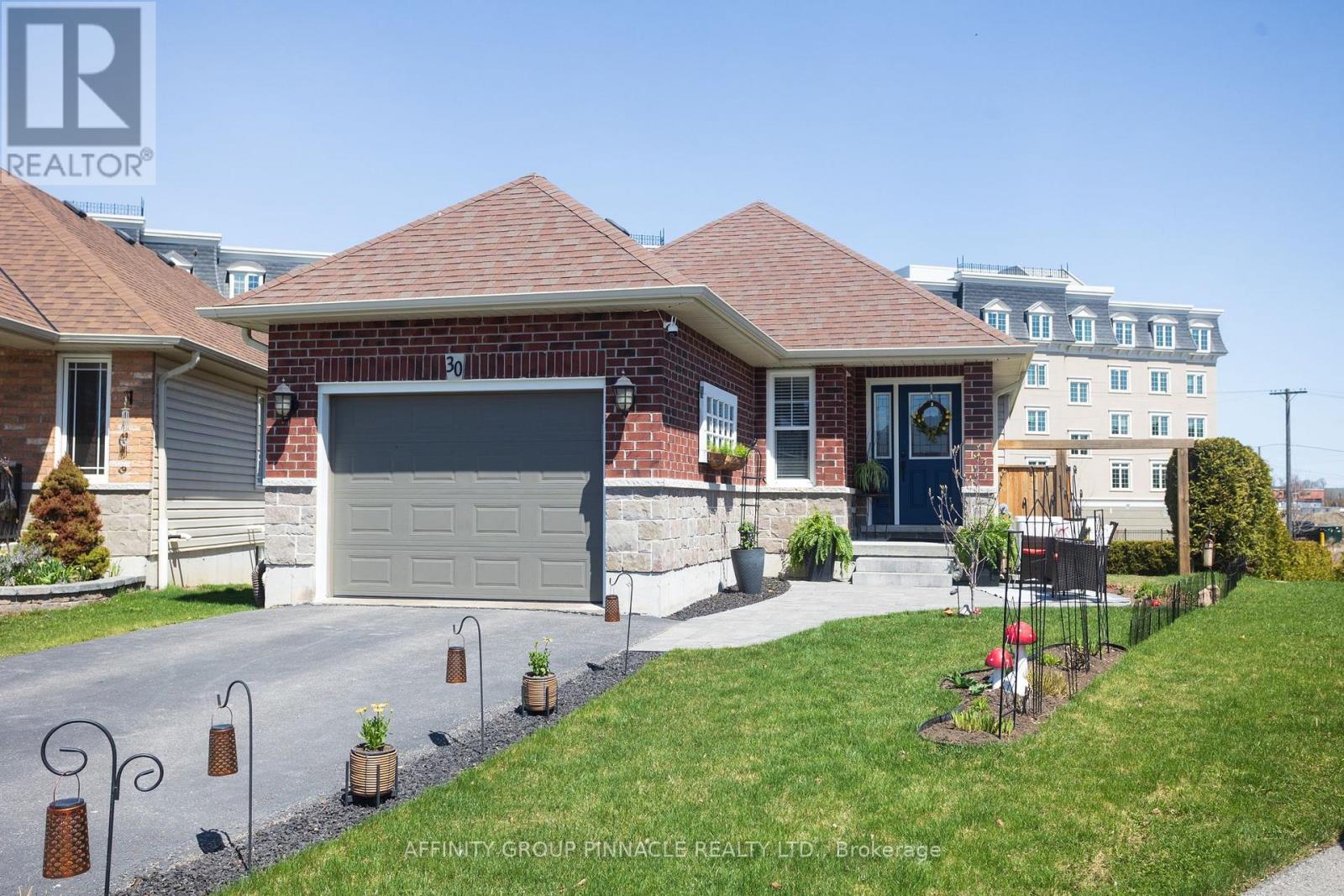 30 Lisbeth Crescent
