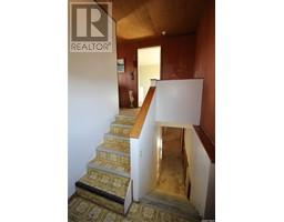 Enclosed porch - 710 Railway Avenue, Arlington Rm No 79, SK S0N0S0 Photo 2