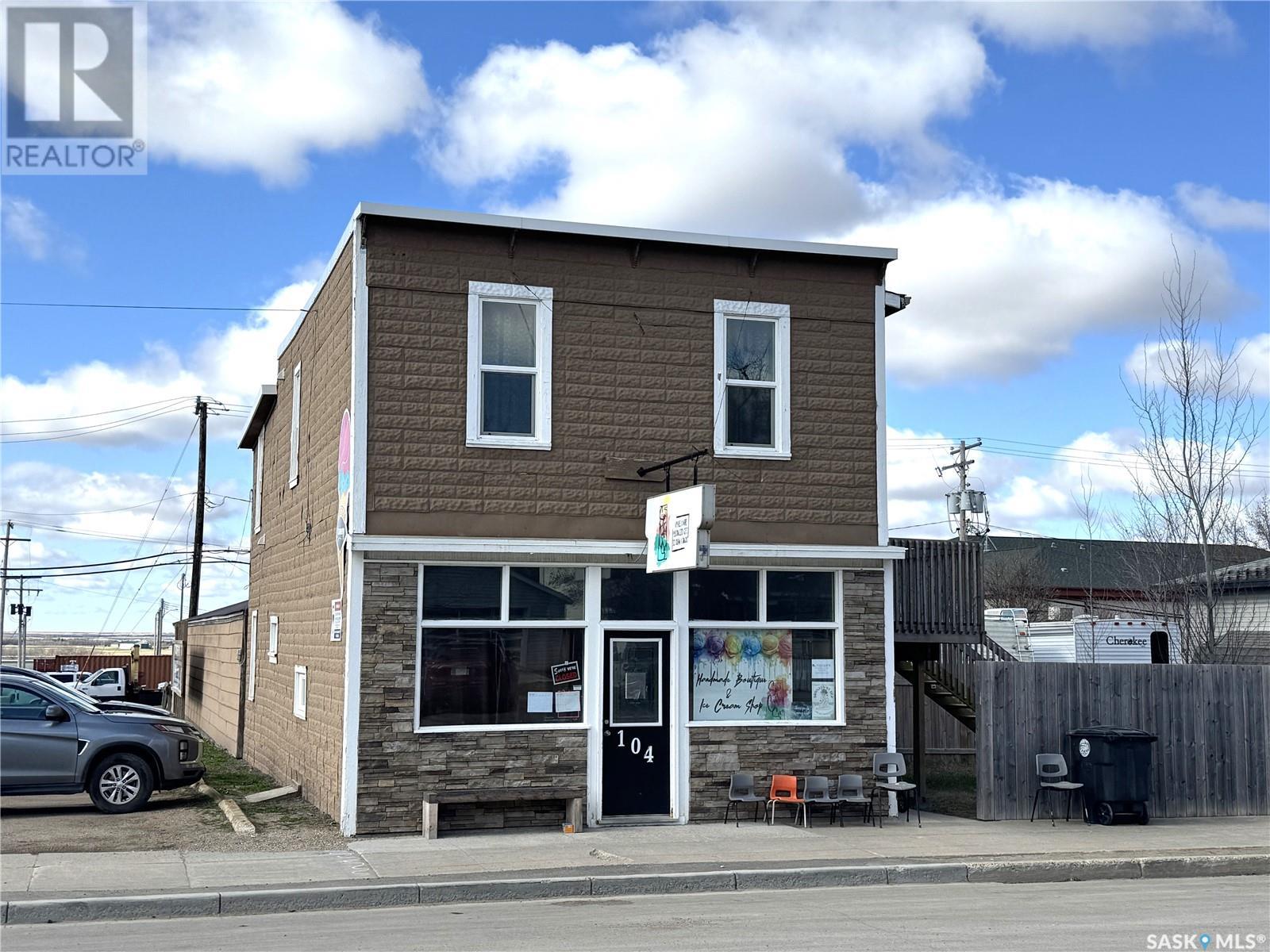104 2nd Avenue W