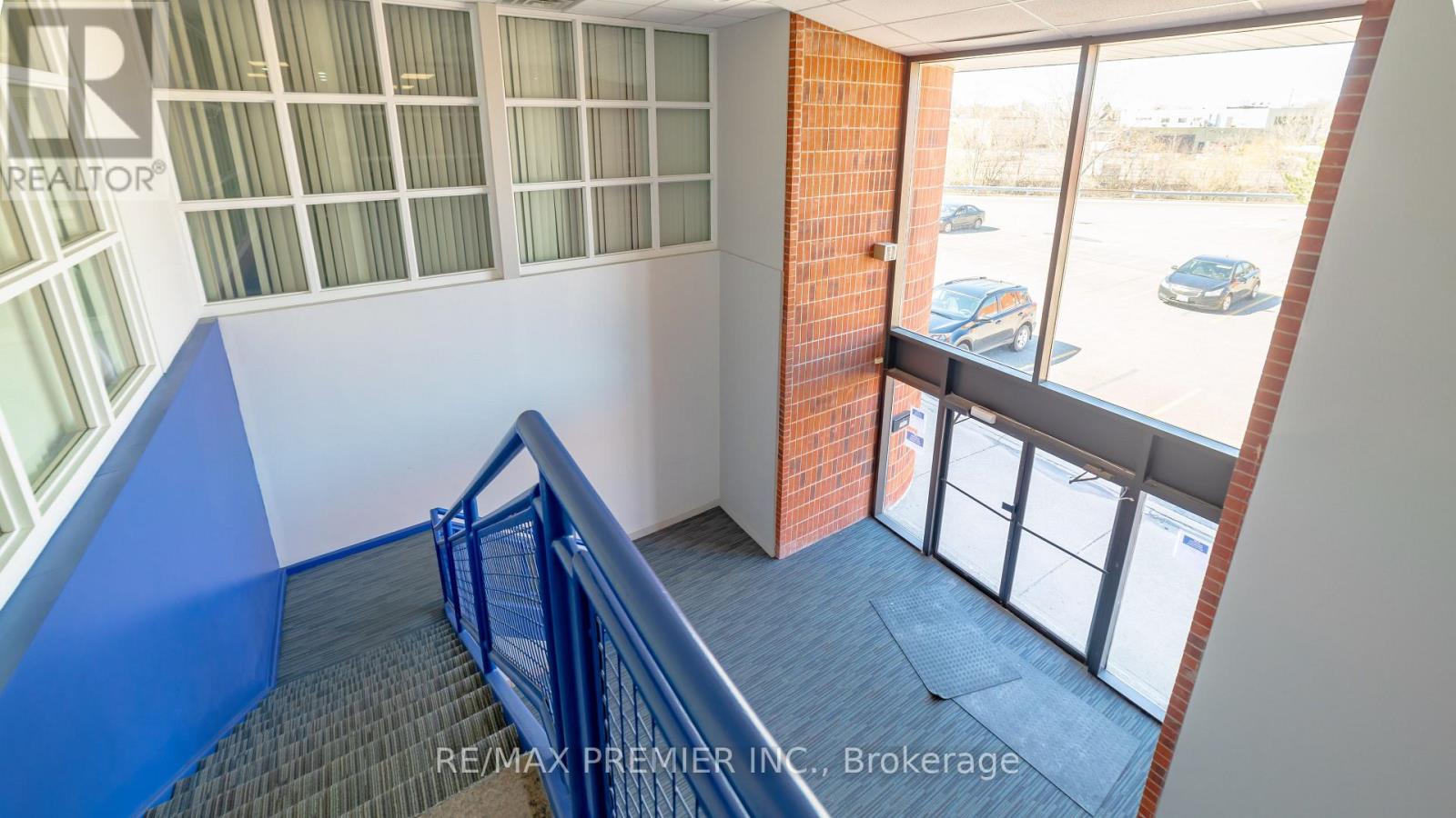 2000 37 1225 Kennedy Road