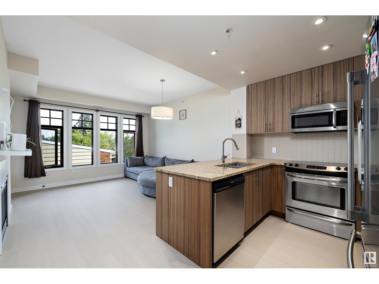 302 10140 150 St Nw