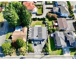 938 Howard Avenue, Image 2