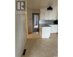 Dining room - 4567 Price Avenue, Gull Lake, SK S0N1A0 Photo 3