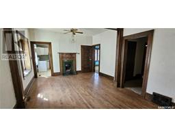 Kitchen - 414 2nd Avenue Nw, Swift Current, SK S9H0P3 Photo 2