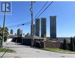 4711 Ridgelawn Drive, Image 3