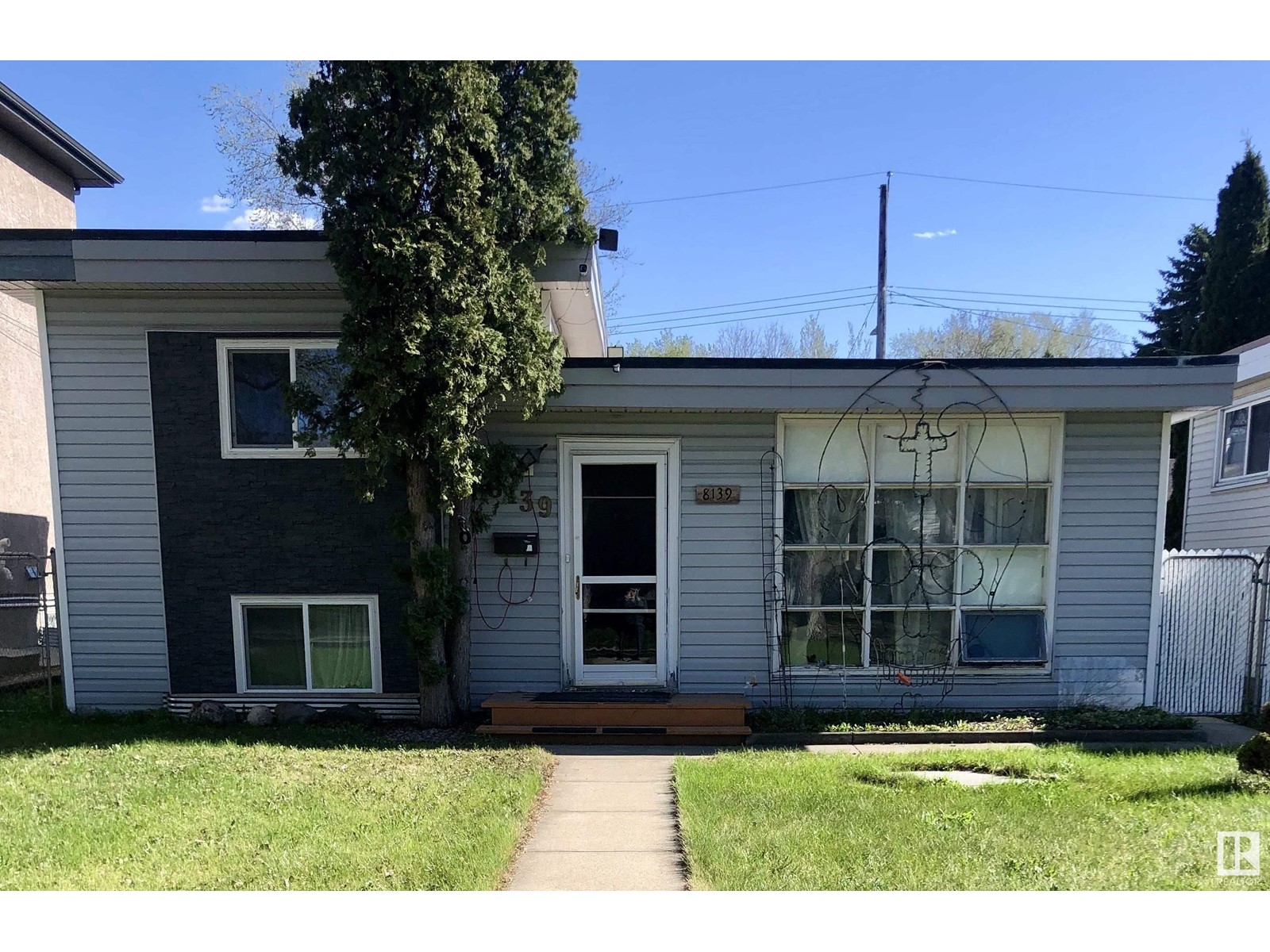 8139 81 Av Nw