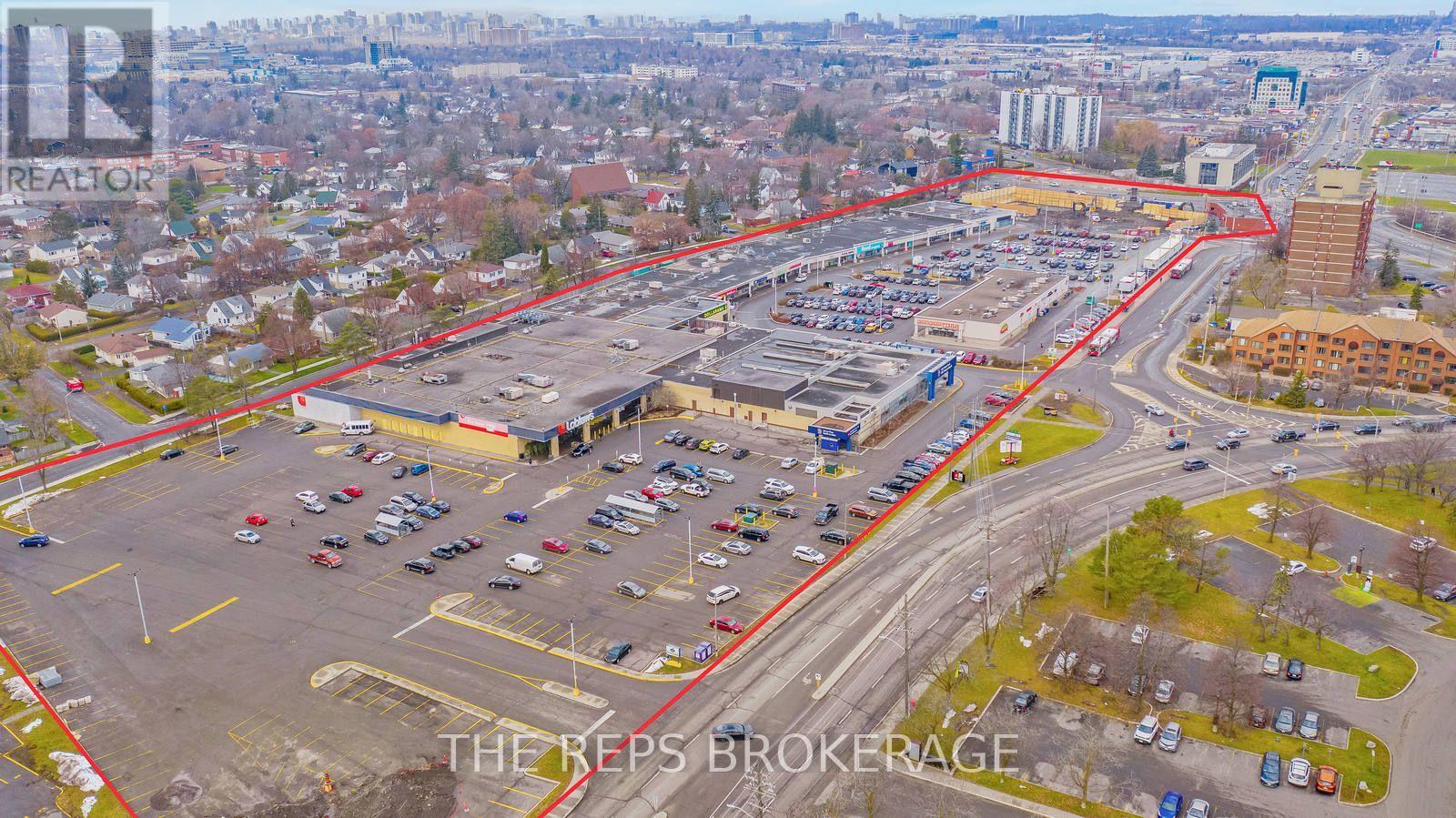 31 32 32 A 1910 St Laurent Boulevard
