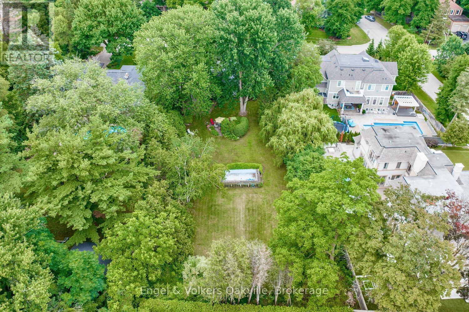 504 Chamberlain Lane