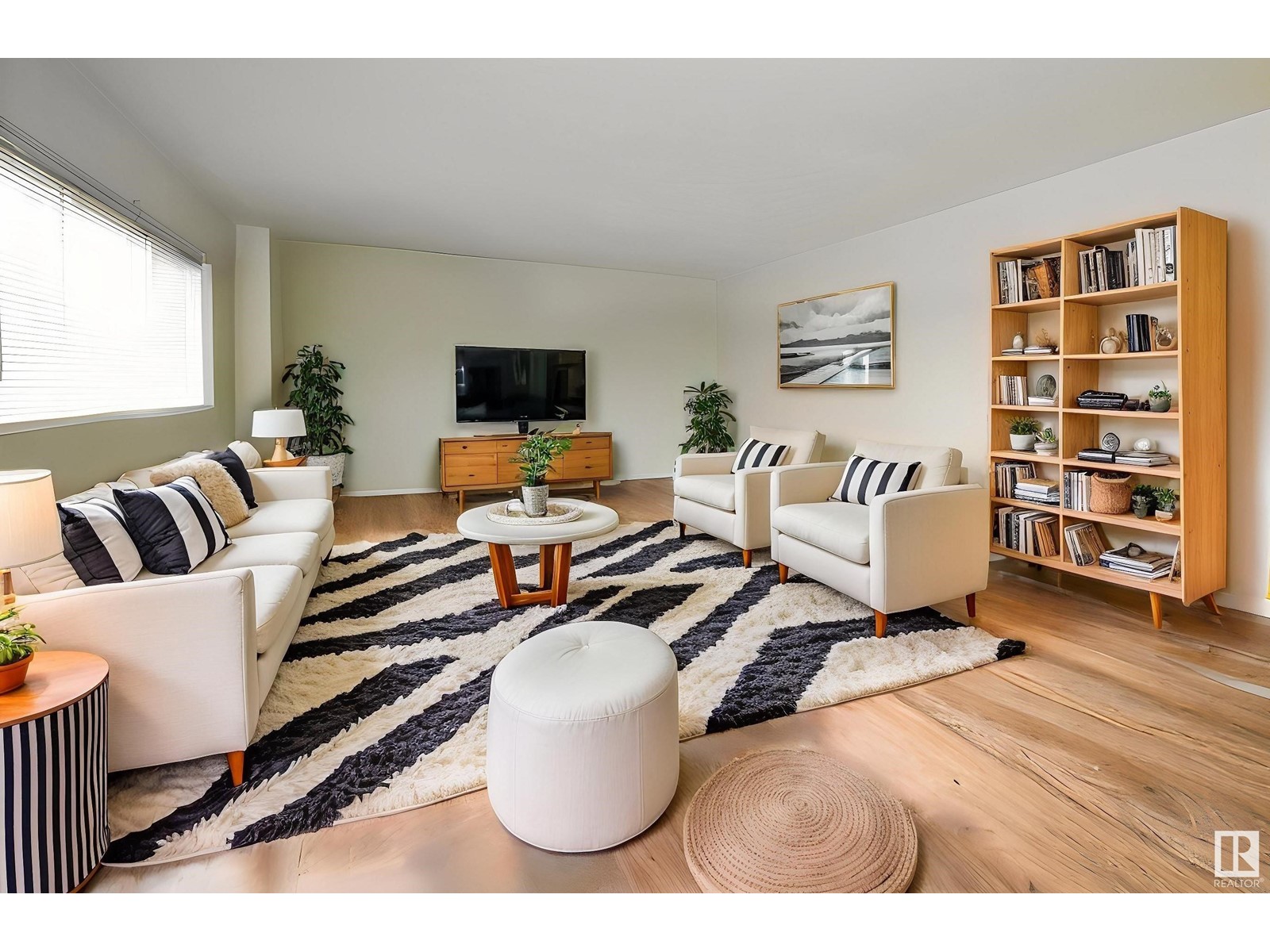 608 10021 116 St Nw