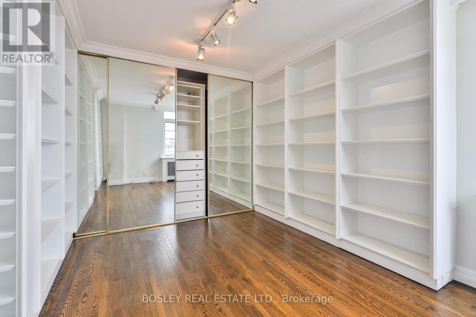 604 707 Eglinton Avenue W
