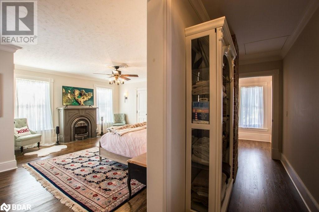 36 Shanty Bay Road
