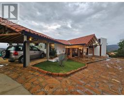 Dining room - Parcelacio St Bernardo 9 Barichara Colombia Km 2 Vereda El Llano Pathway, Colombia, ON  Photo 4