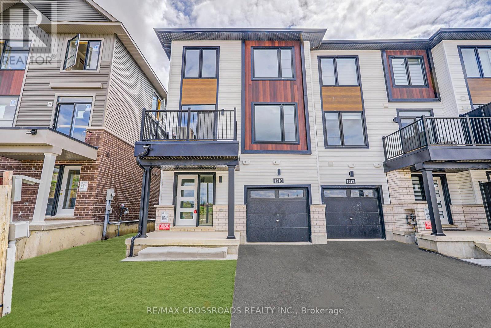 1210 Greentree Lane