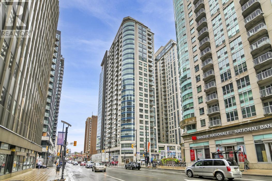703 242 Rideau Street