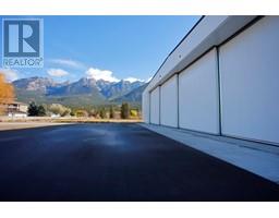 5310 Fairmont Airport Road, Fairmont Hot Springs, BC V0B1L1 Photo 5