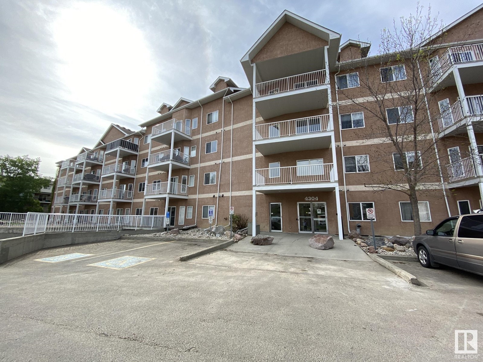 219 4304 139 Av Nw