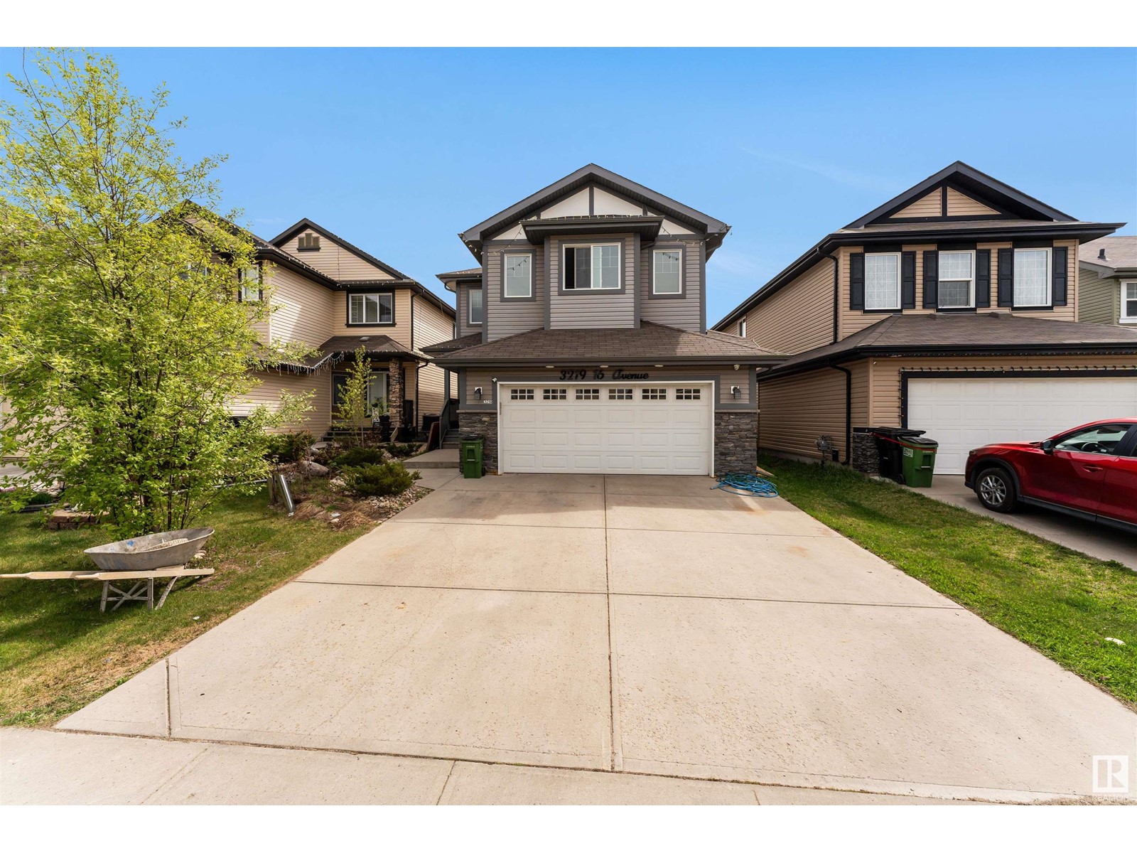 3219 16 Av Nw