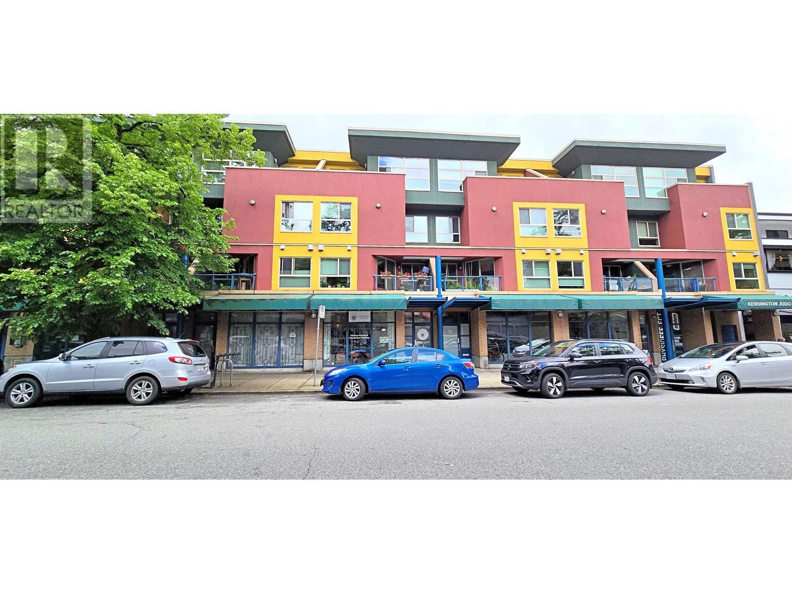 3473 Commercial Street