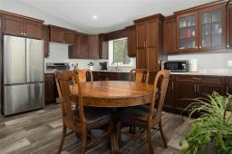 319 Oak Drive, Oak Lake Beach, MB R0M1P0 Photo 4