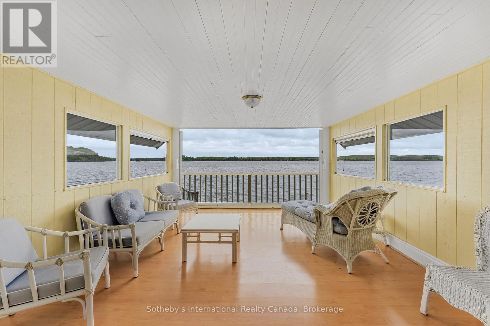 81 A Wind Rose Lane