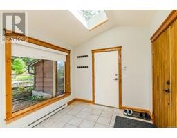 Kitchen - 200 Wilkie Way, Salt Spring, BC V8K2J4 Photo 5