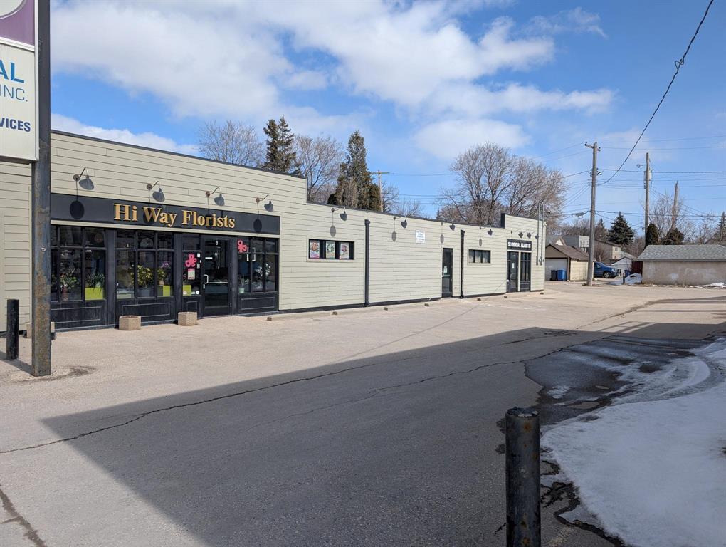 821 Henderson Highway