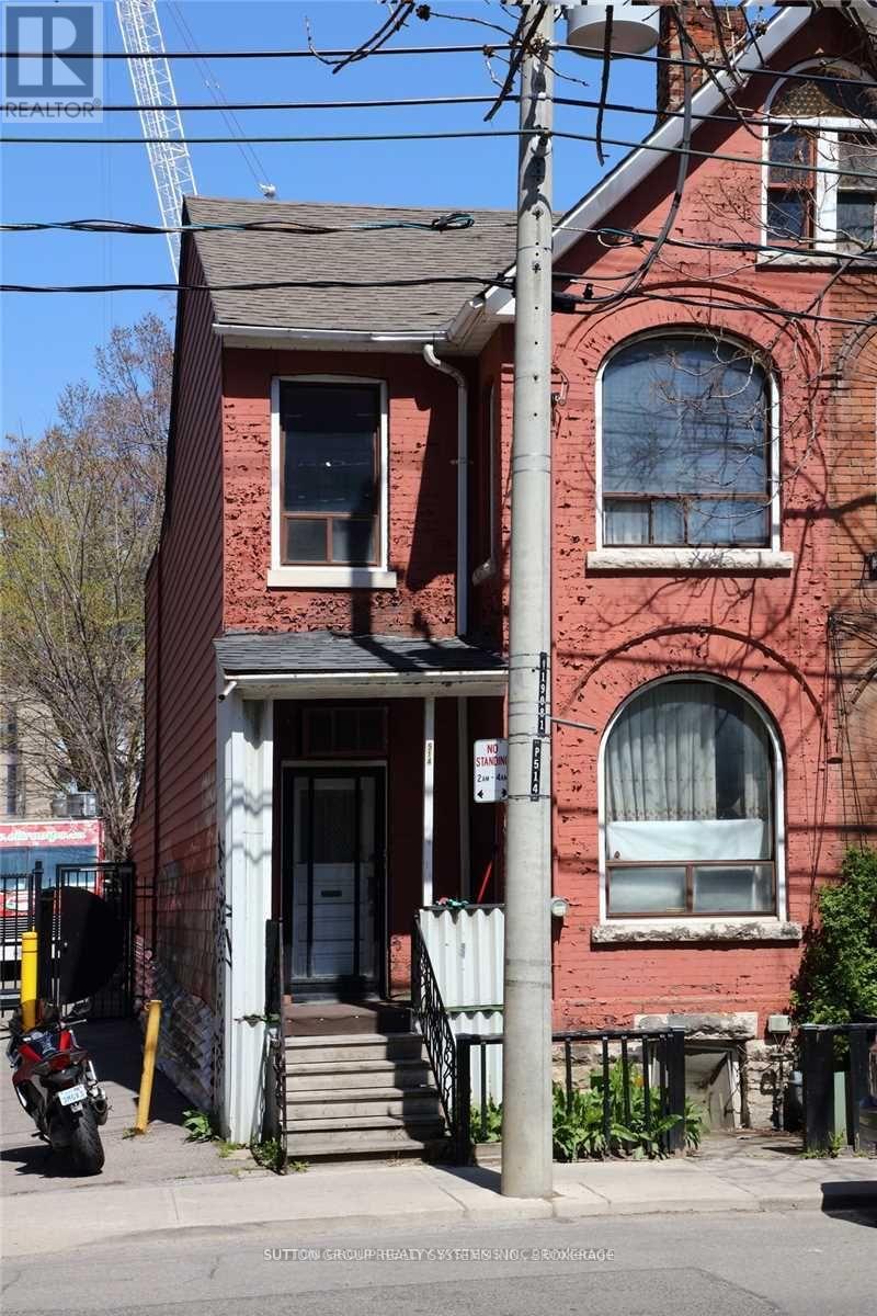 514 Adelaide Street W