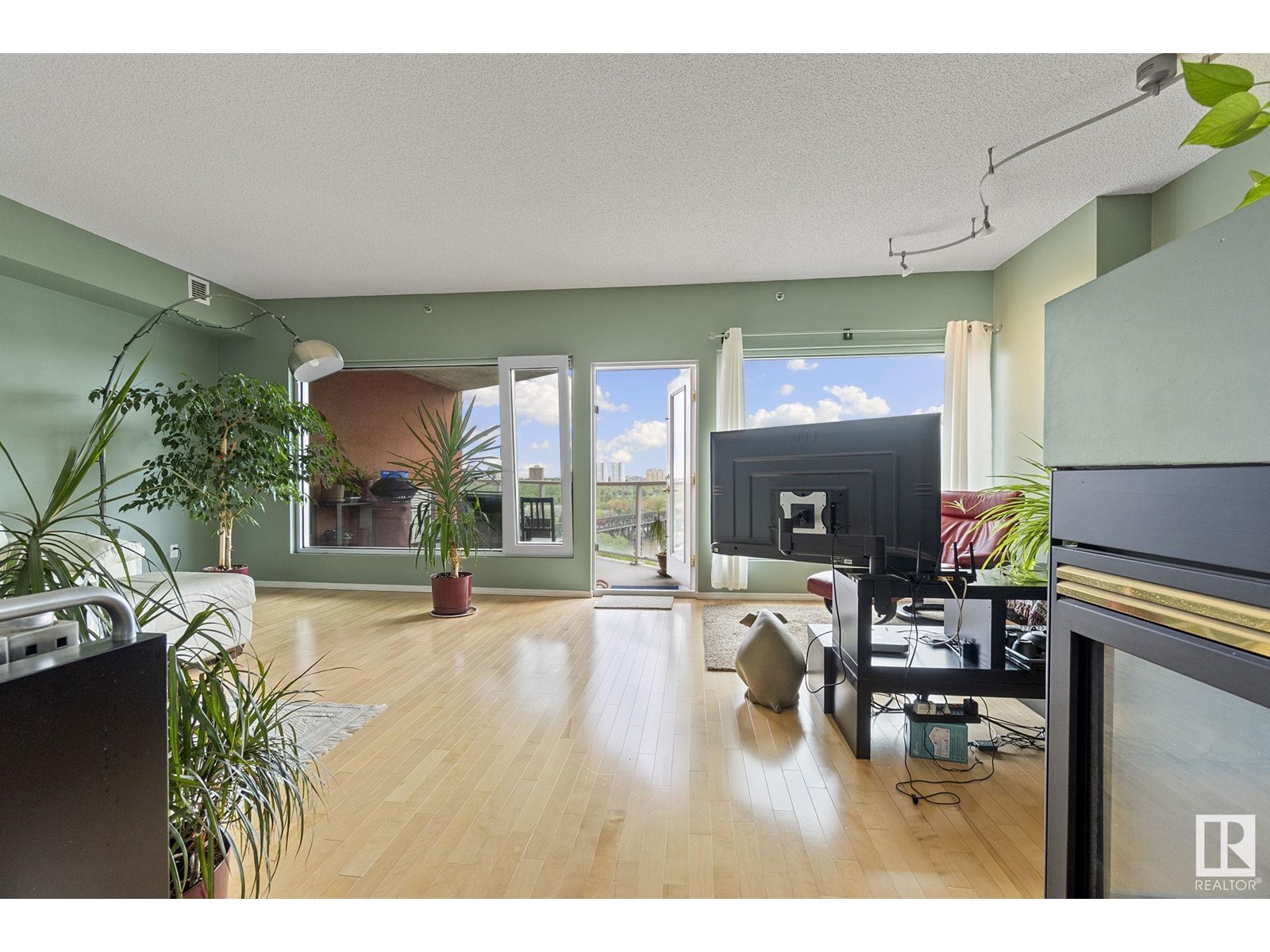 801 9708 110 St Nw