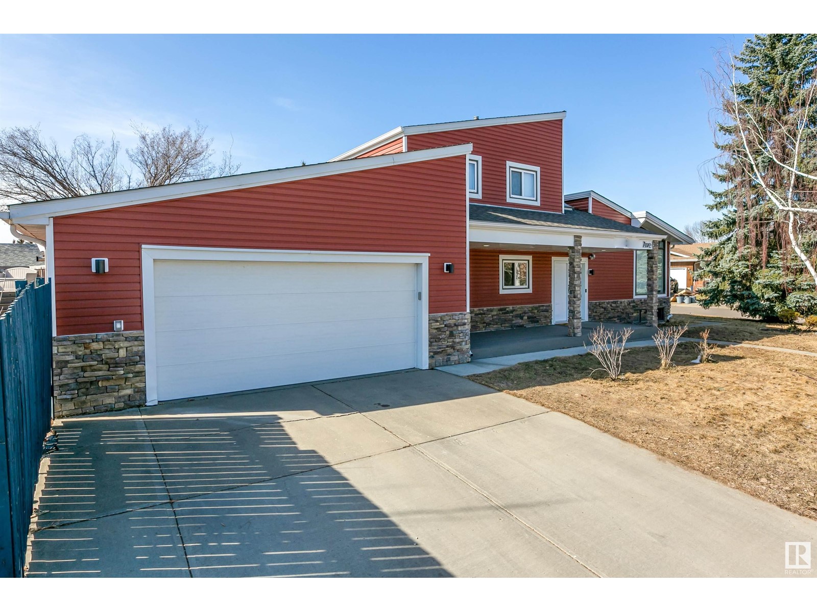 10503 25 Av Nw