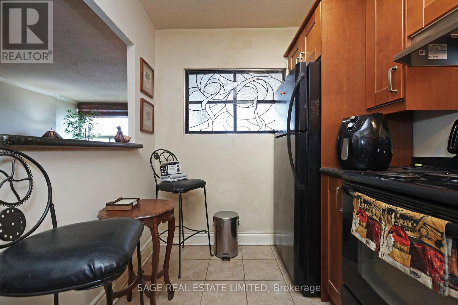 804 5949 Yonge Street