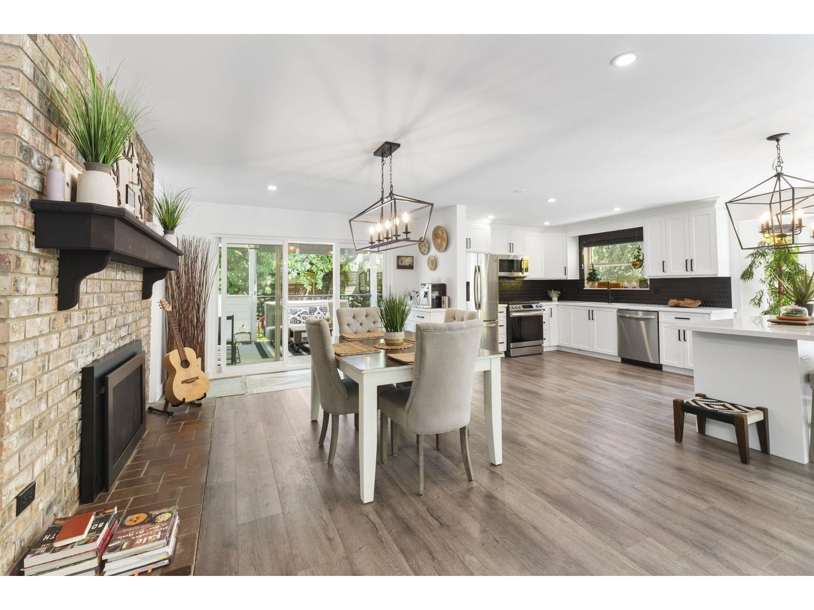 11 1735 Spring Creek Drive Cultus Lake South