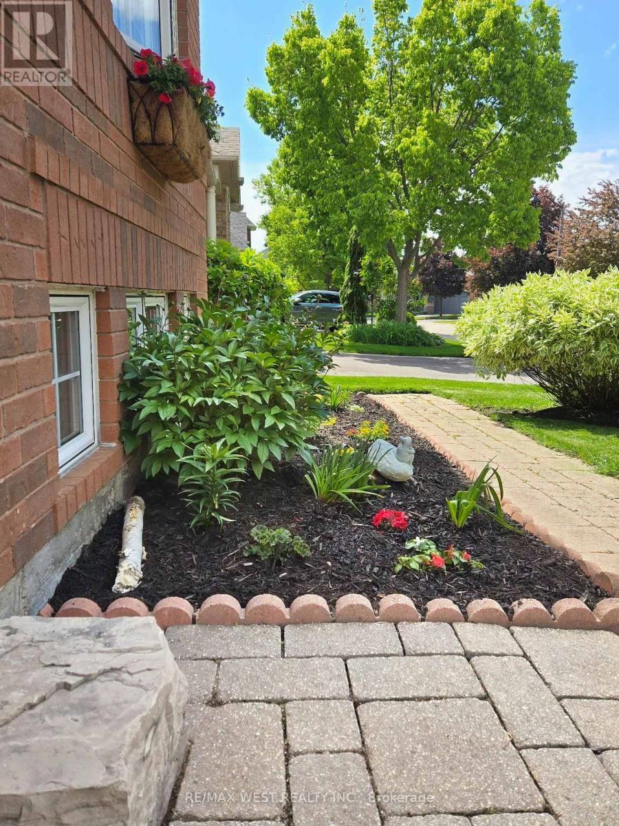 2223 Lapsley Crescent