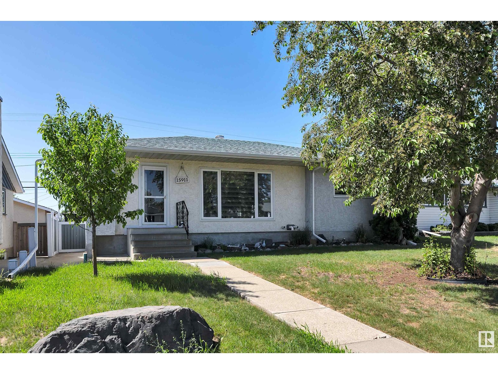 15911 110 B Av Nw