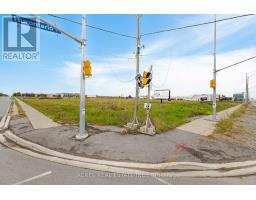 70 Superior Boulevard, Image 3