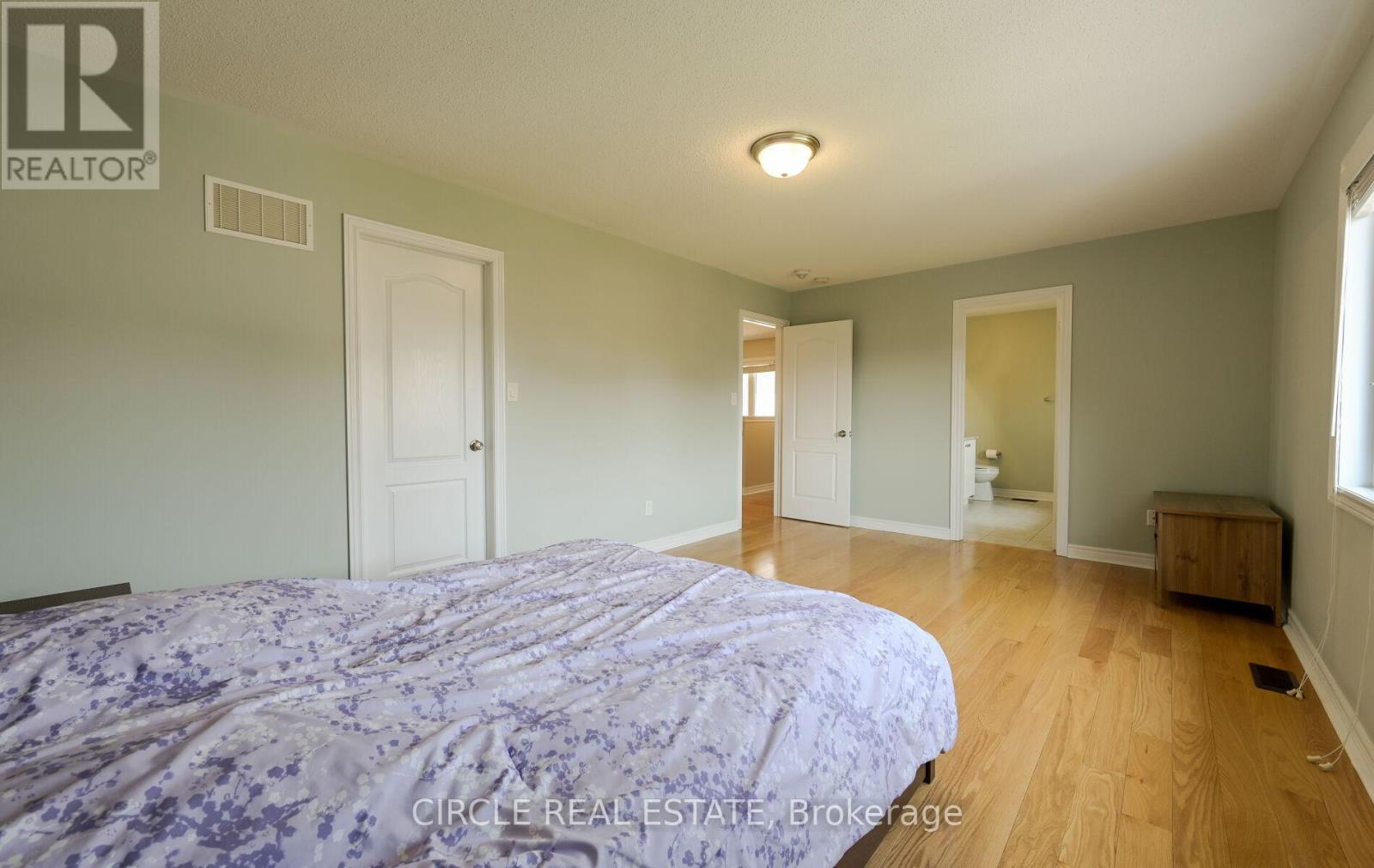 166 Sharpe Crescent