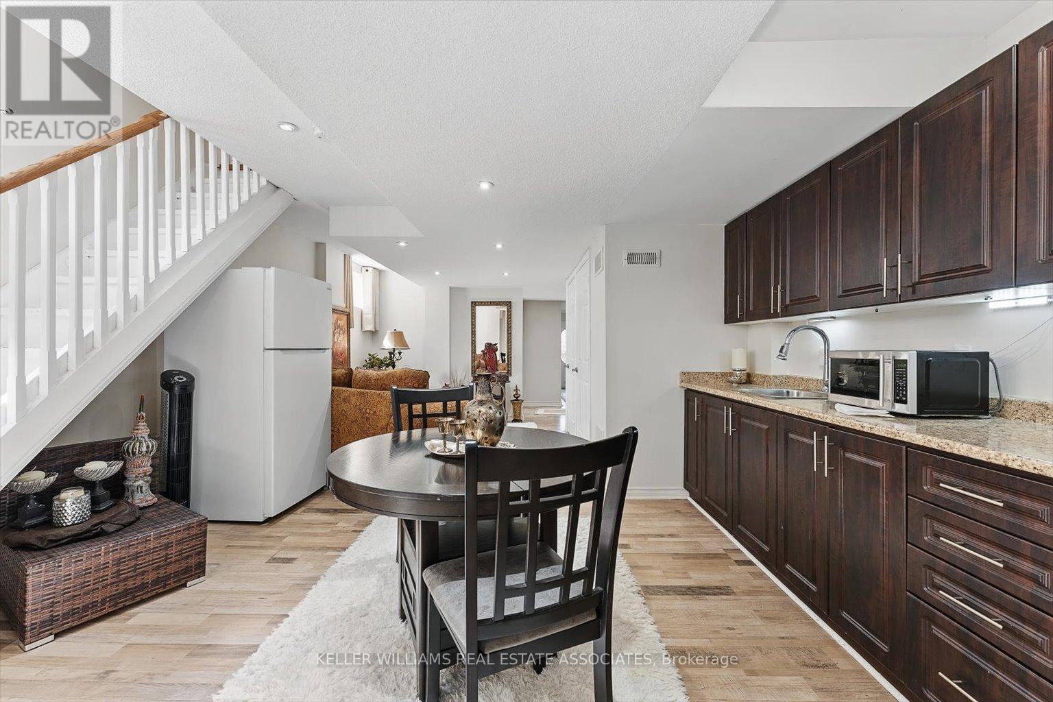 1106 Haig Boulevard