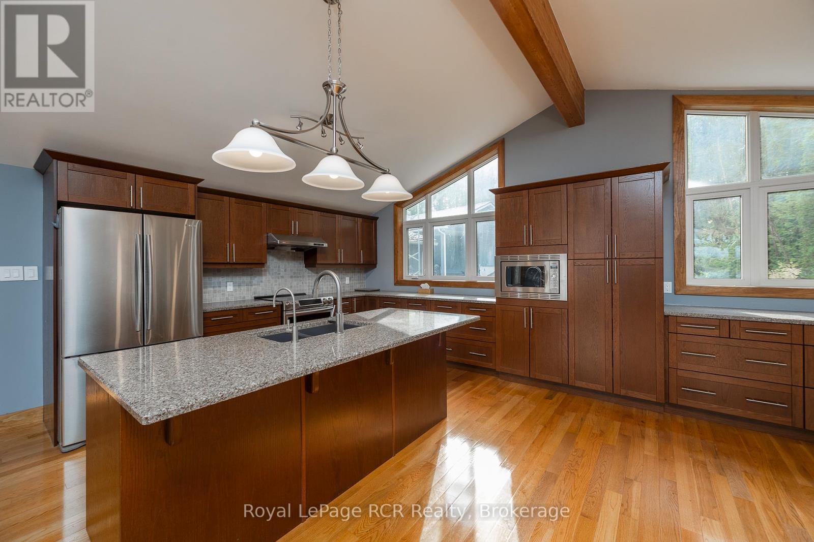 123 Lakeview Road