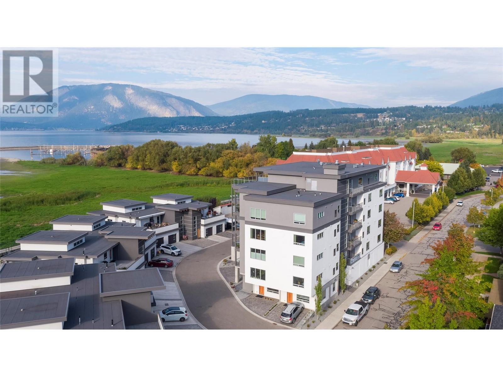 131 Harbourfront Drive Ne Unit 202